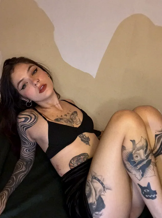 Gratuit OnlyFans Élodie - Issy-les-Moulineaux, Île-de-France