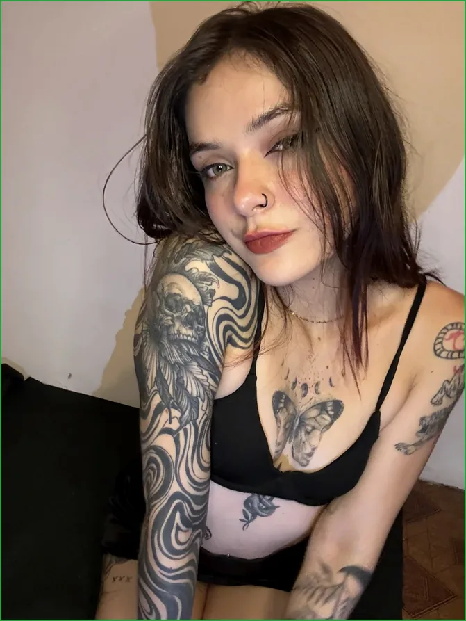 Élodie, top Gratuit OnlyFans modèles - La Falaise