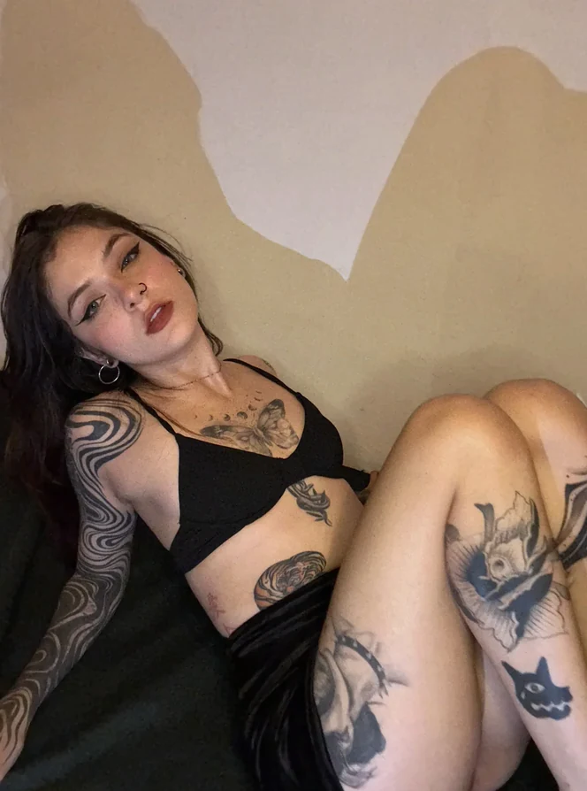 Gratuit OnlyFans Élodie - Poigny-la-Forêt, Île-de-France