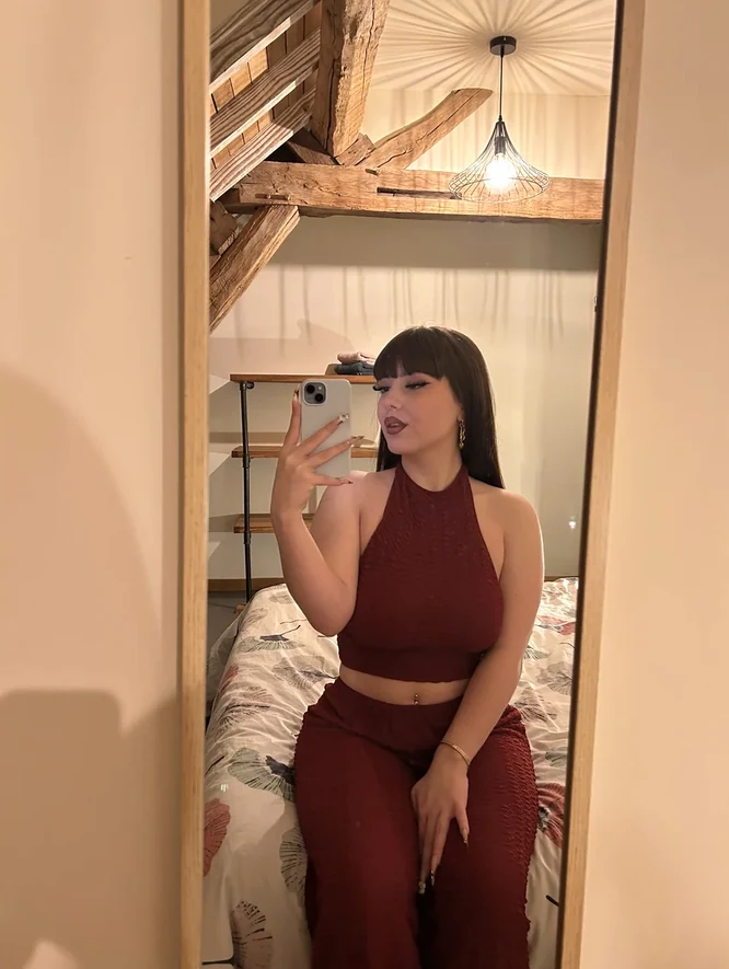 Top OnlyFans Alicia - Saint-Nom-la-Bretêche, Île-de-France