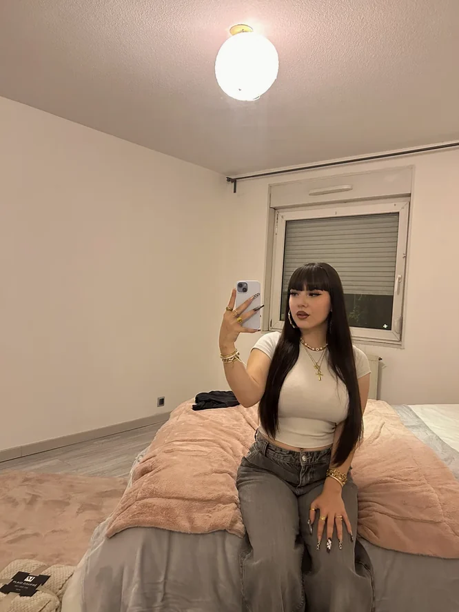 Gratuit OnlyFans Alicia - Six-Fours-les-Plages, Provence-Alpes-Côte d'Azur